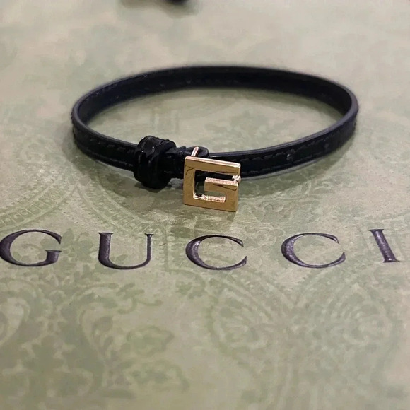 Brand new unused GUCCI Square  Gold Color G leather bracelet black - Picture 3 of 8